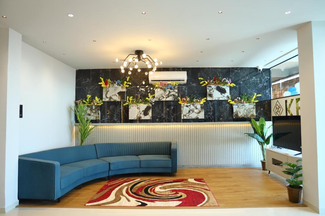 Hotel The Parker Inn By Kbnt Group Surat Exterior foto